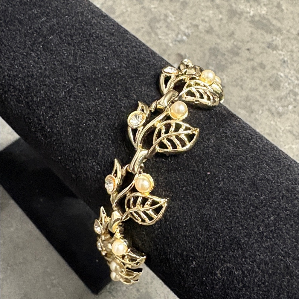 Vintage Gold Leaf and Pearl Bracelet featuring faux pearls and clear rhinestones - Picture 1 of 5